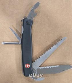 Wenger Mountainer Swiss Army Knife Black/Gray Serrated VERY LITTLE USE