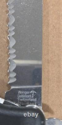 Wenger Mountainer Swiss Army Knife Black/Gray Serrated VERY LITTLE USE